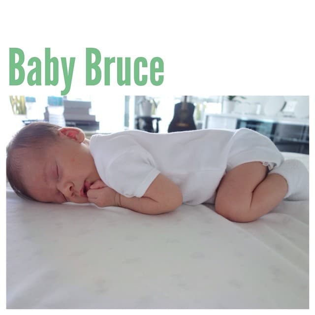 Desde sus primeros días de nacido, Bruce ya derretía el corazón de su mamá con esa carita tan tierna.
<br>