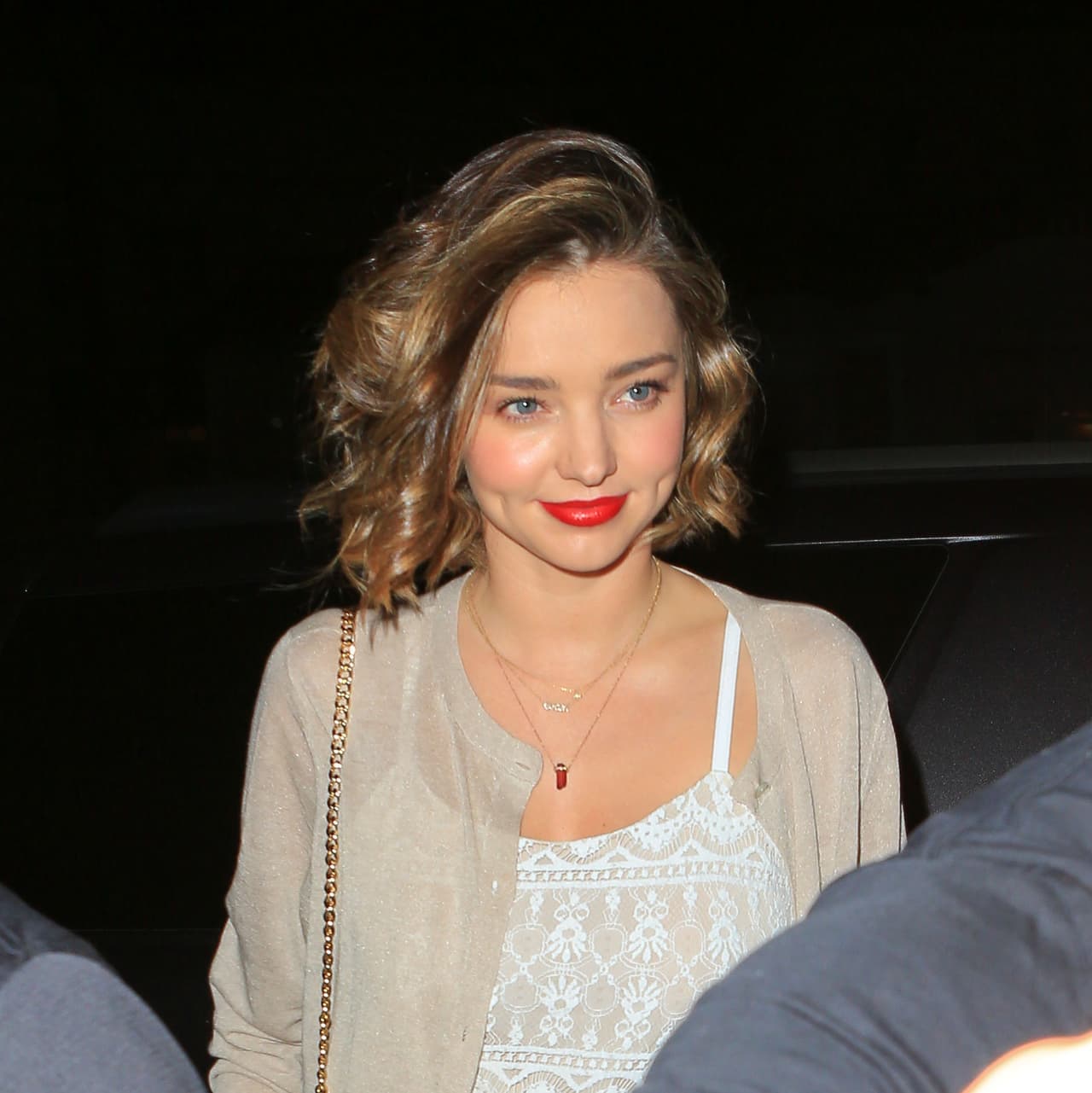 Esa sonrisa de Miranda Kerr tiene un motivo.