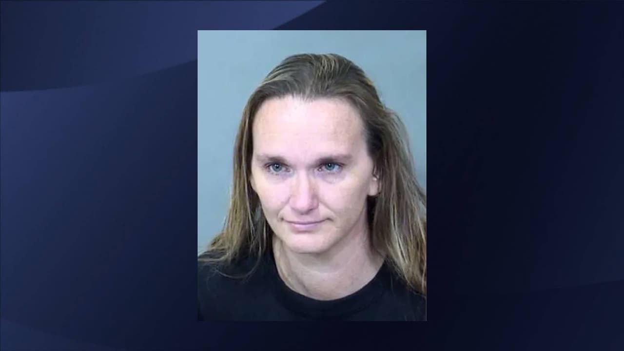 Detienen a maestra de Buckeye por conducta inapropiada con un estudiante de 17 años