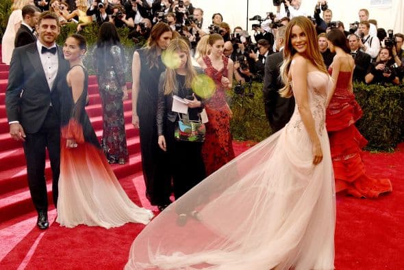 Sofía tiene un punto a su favor, el amor. Por eso luce feliz, radiante y enamorada.