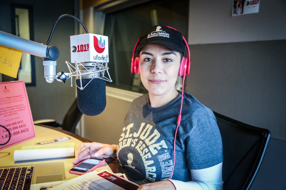 Evelyn Sicairos de la Zona MX 101.9