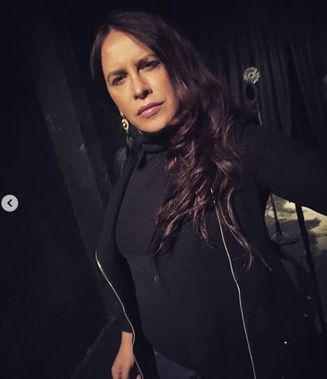 "Cuando dices algo así llegas y 
<b>le das así en la colleja</b>", dijo con humor la actriz haciendo referencia al golpe dado en la nuca con la palma de la mano que coloquialmente simboliza cuando una persona ha cometido una falta o indiscreción. 
<br>