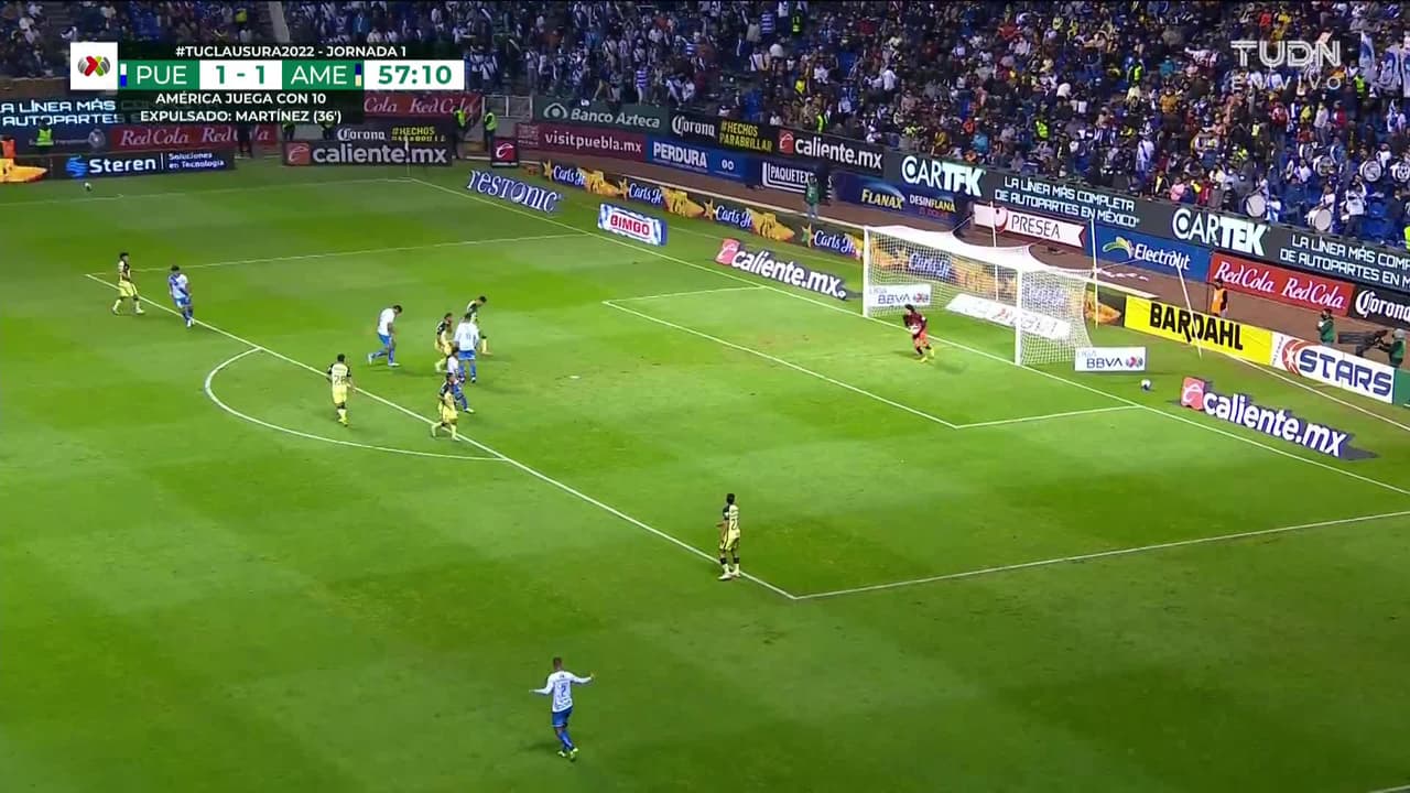 ¡TIRO ATAJADO! disparo por Pablo Parra.