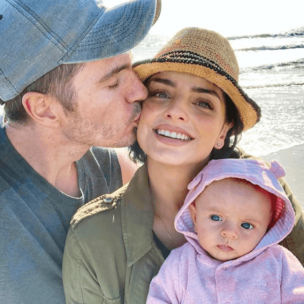 "Cuando me separé de 'Mau', dije '
<b><a href="https://www.tvynovelas.com/mx/famosos/cuando-me-separe-de-mau-dije-ya-no-quiero-hacer-nada-aislinn-derbez/amp/" target="_blank">ya no quiero hacer nada</a></b>, estoy con el corazón roto, me siento fatal'", admitió la actriz de 34 años. 
<br>