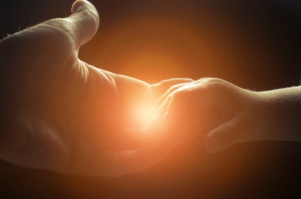 De esta forma puedes mantener un “mapa de navegación” sobre cómo recibes la información por parte de los ángeles y seres de luz y además de la manera en que las cosas se van desarrollando a medida que continúes tu trabajo de evolución espiritual.