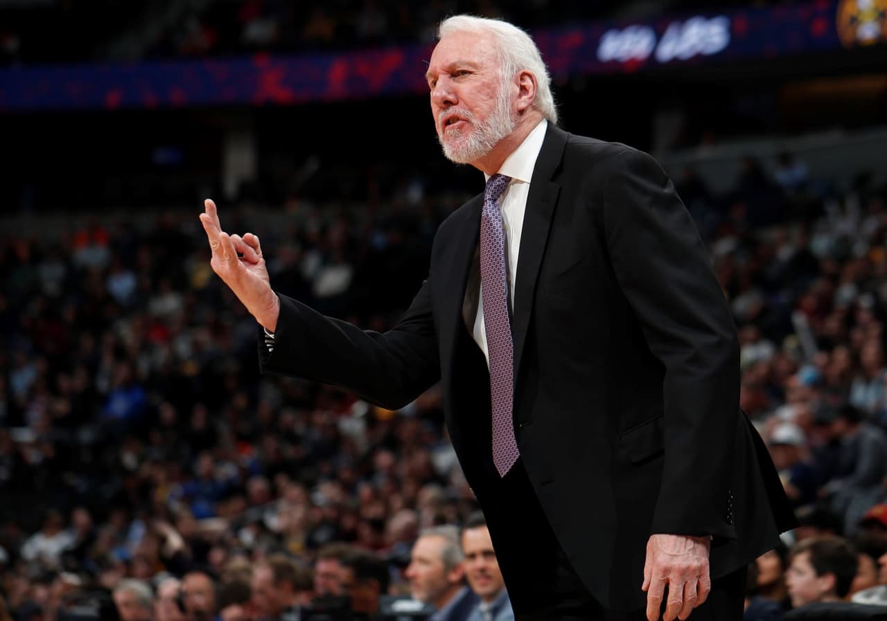 Entrenador de los Spurs llama idiota a Donald Trump