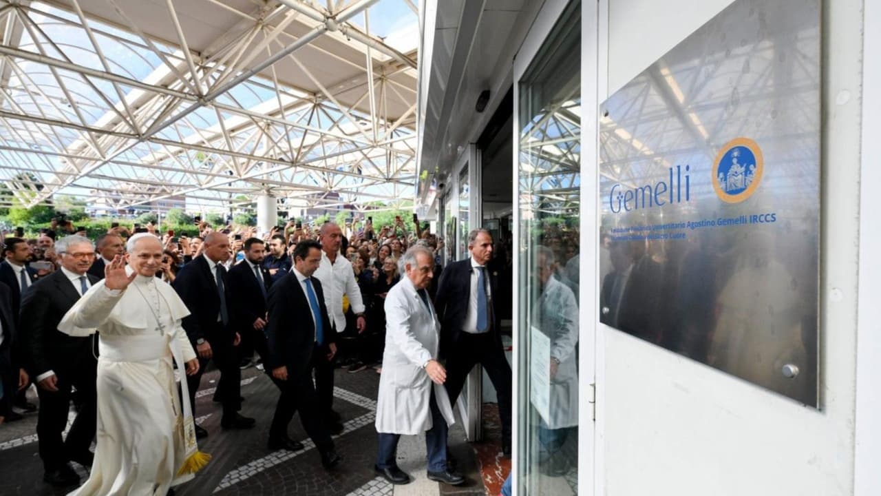 El Papa León XIV ingresa al hospital Gemelli de Roma para una cirugía hoy por un nódulo pulmonar