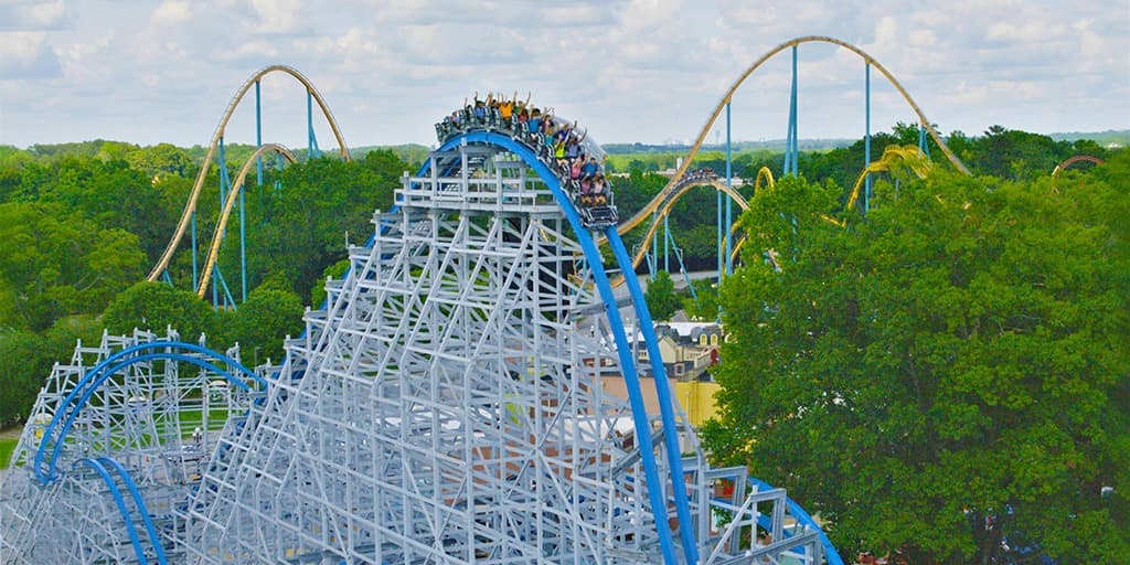 <b>DISFRUTA DE LOS PARQUES DE DIVERSIONES</b>. Georgia cuenta con una gran variedad de parques de atracciones que incluso ya no requieren reservaciones para visitarlos. 
<b><a href="https://www.sixflags.com/overgeorgia " target="_blank">Six Flags Over Georgia</a></b>, es uno de ellos.