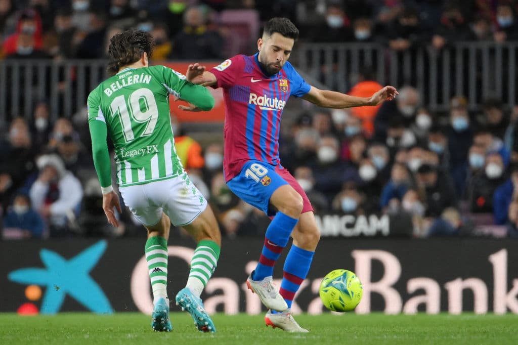 Barcelona no logra levantar frente al. Betis, caen 0-1 y se mantienen en el séptimo lugar con 23 unidades.