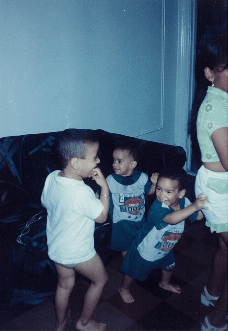 Elison sabe lo que es tocar fondo. Gracias a la música, él ha sabido salir adelante. Elison es una inspiración para todos nosotros.