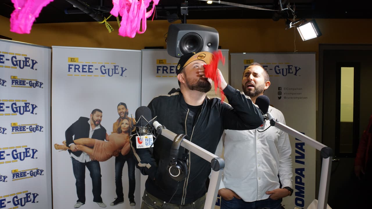 Roberto Tapia llegó al Free-guey show con nuevo sencillo y se armó tremenda fiesta.