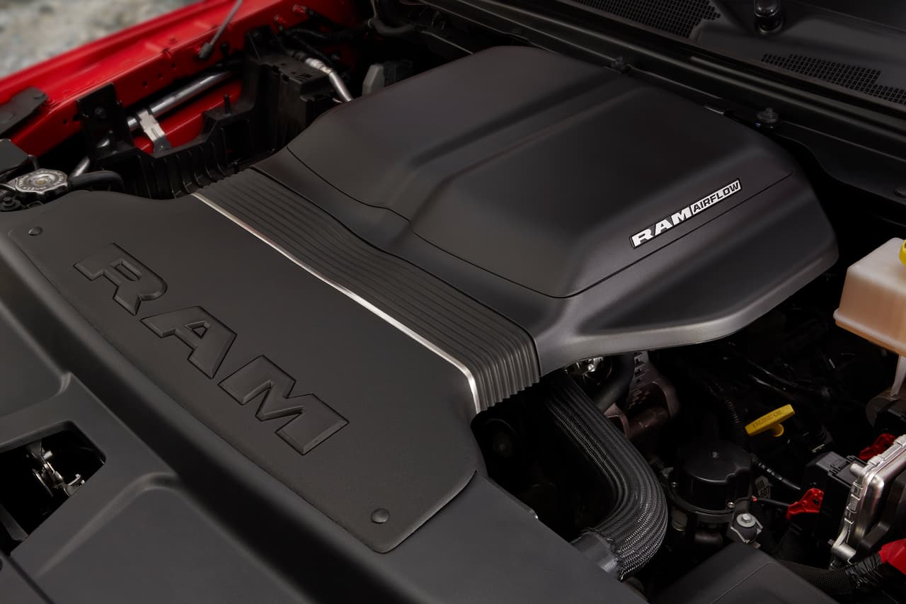 El equipamiento de la RAM 1500 podrá mejorarse con el 
<b>'Ram Airflow',</b> un sistema de toma de aire para mantener en adecuada temperatura al motor V8 HEMI de 5.7 litros y 395 caballos de fuerza. Este accesorio estará disponible hasta finales de año con Mopar.