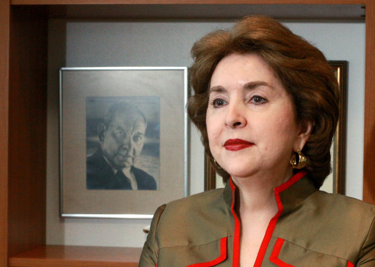 "Si usted no se respeta a sí mismo lo suficiente, gobernador, para dejar el puesto con alguna dignidad, y con ello dar buen ejemplo al país, entonces que las autoridades responsables lleven a cabo las gestiones legales procedentes para sacarlo de su posición. Usted ya no tiene fuerza moral para gobernar", dijo la exgobernadora del Partido Democrático Sila Calderón.