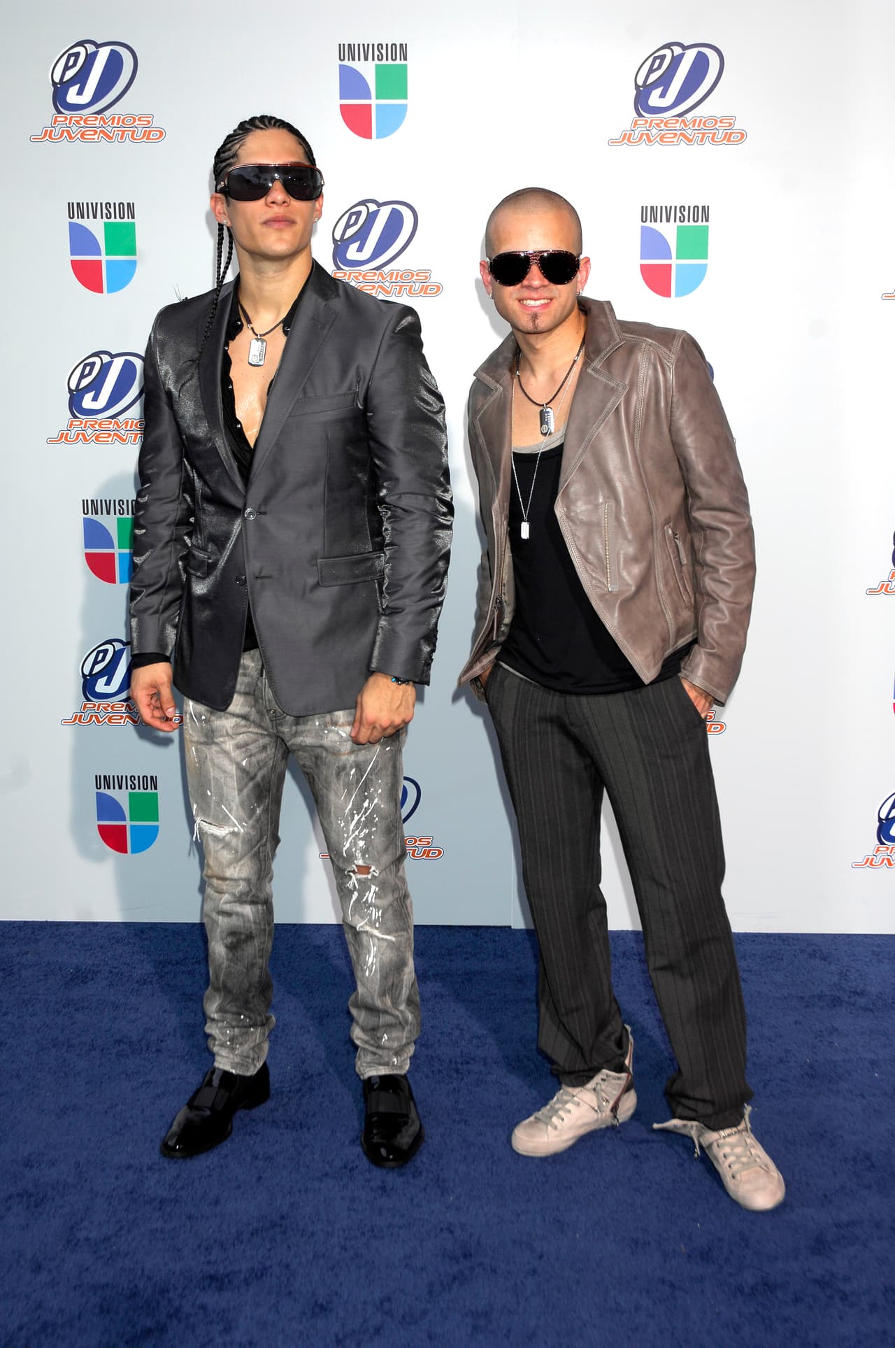 La alfombra de Premios Juventud también vio desfilar a la pareja de venezolanos Chyno Miranda y Nacho Mendoza. Asistieron a la ceremonia por primera vez en 2010, cuando cantaron ‘Mi niña bonita’ en el escenario.