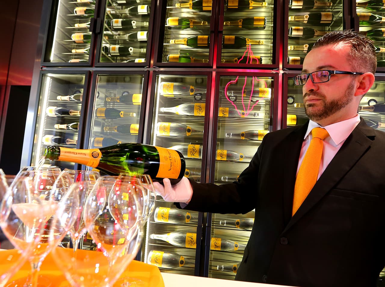 El descubrimiento de la champaña se considera un accidente y se atribuye a un monje.