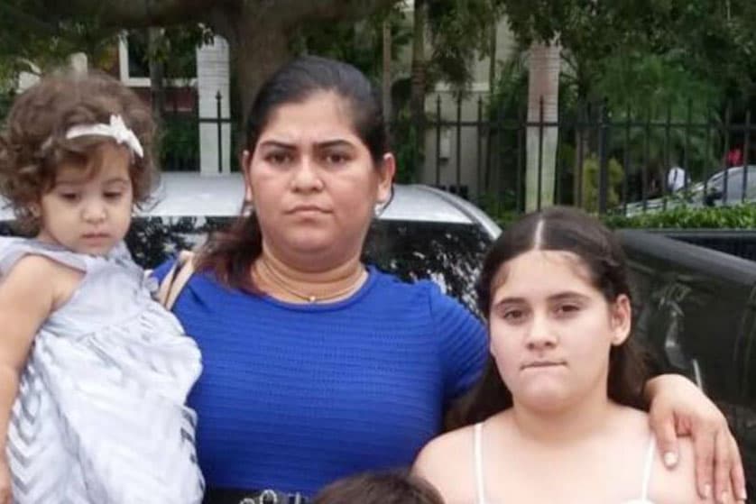 Una madre de 3 hijos estadounidenses y con trámite de 'green card' aprobado está a punto de ser deportada