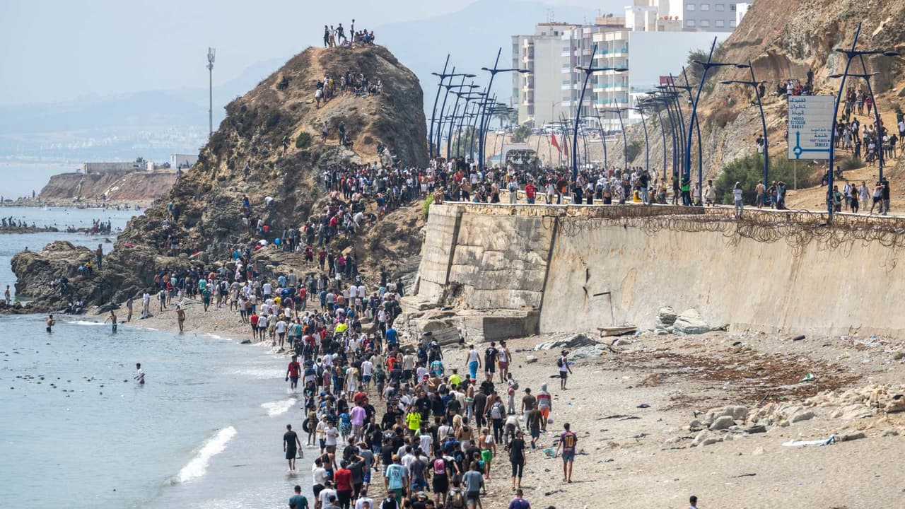 Crisis en Ceuta: 57 muertes, 50 mil cruces y países europeos suspenden acuerdo Schengen con España