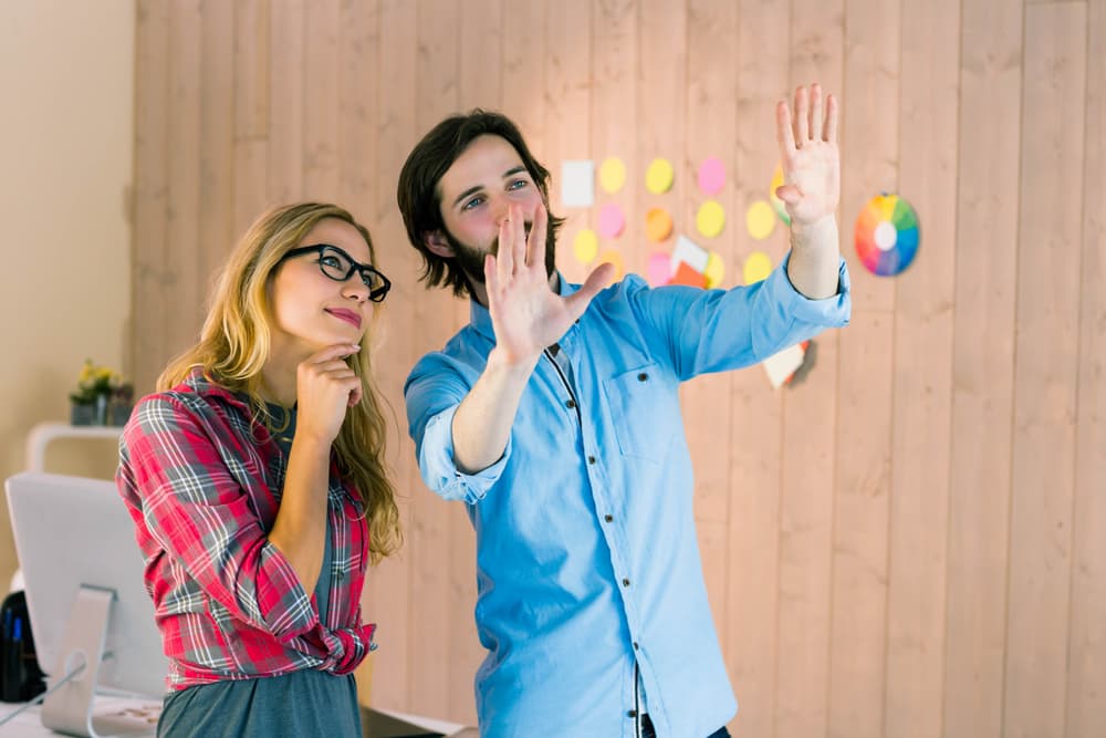 Tu claridad en el pensamiento y tu facilidad de auto expresión en este mes de la Liebre te permitirán causar un impacto notable en las personas con quienes te pongas en contacto durante este período. Si tu trabajo es en un campo creativo estarás muy inspirado.
<br>