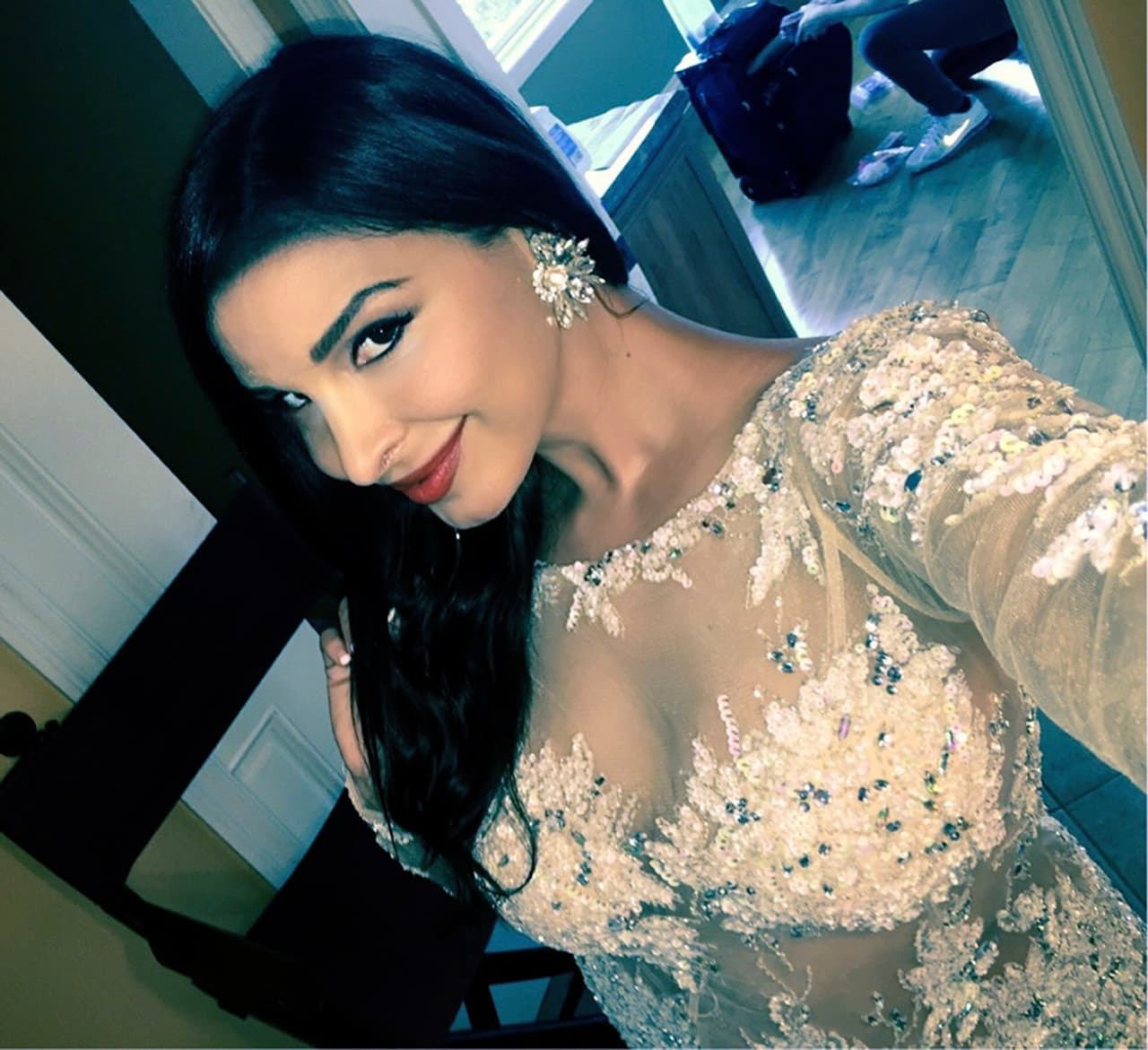 Y también muchos caballeros les gustaría tenerla en su brazos, ¿no lo creen?