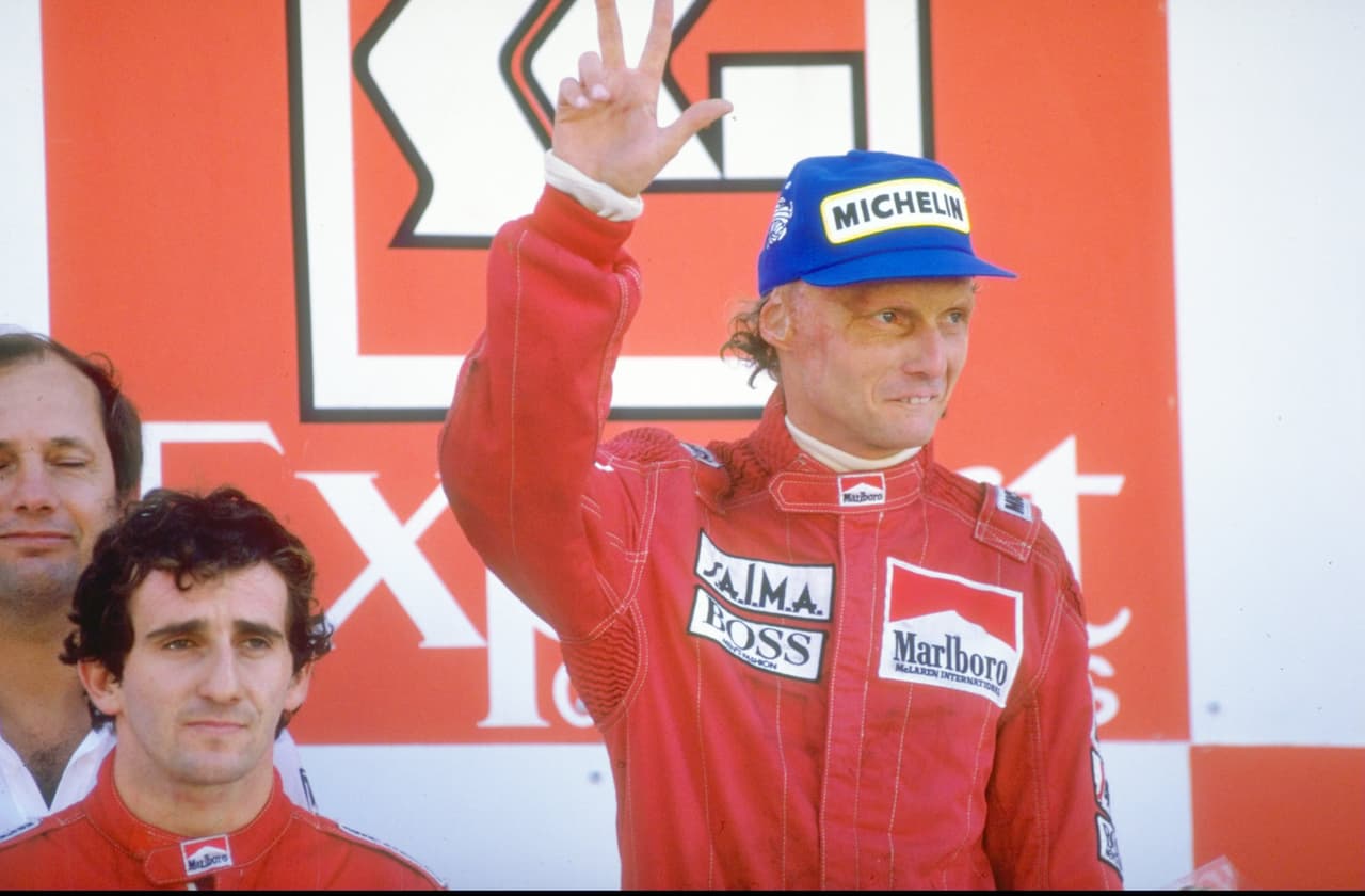 Niki Lauda, que al ganar en 1984 ha sido el único en coronarse en dos campeonatos con una diferencia tan amplía tras ganar en 1977, es un campeón con un legado imborrable en el automovilismo y el deporte mundial.