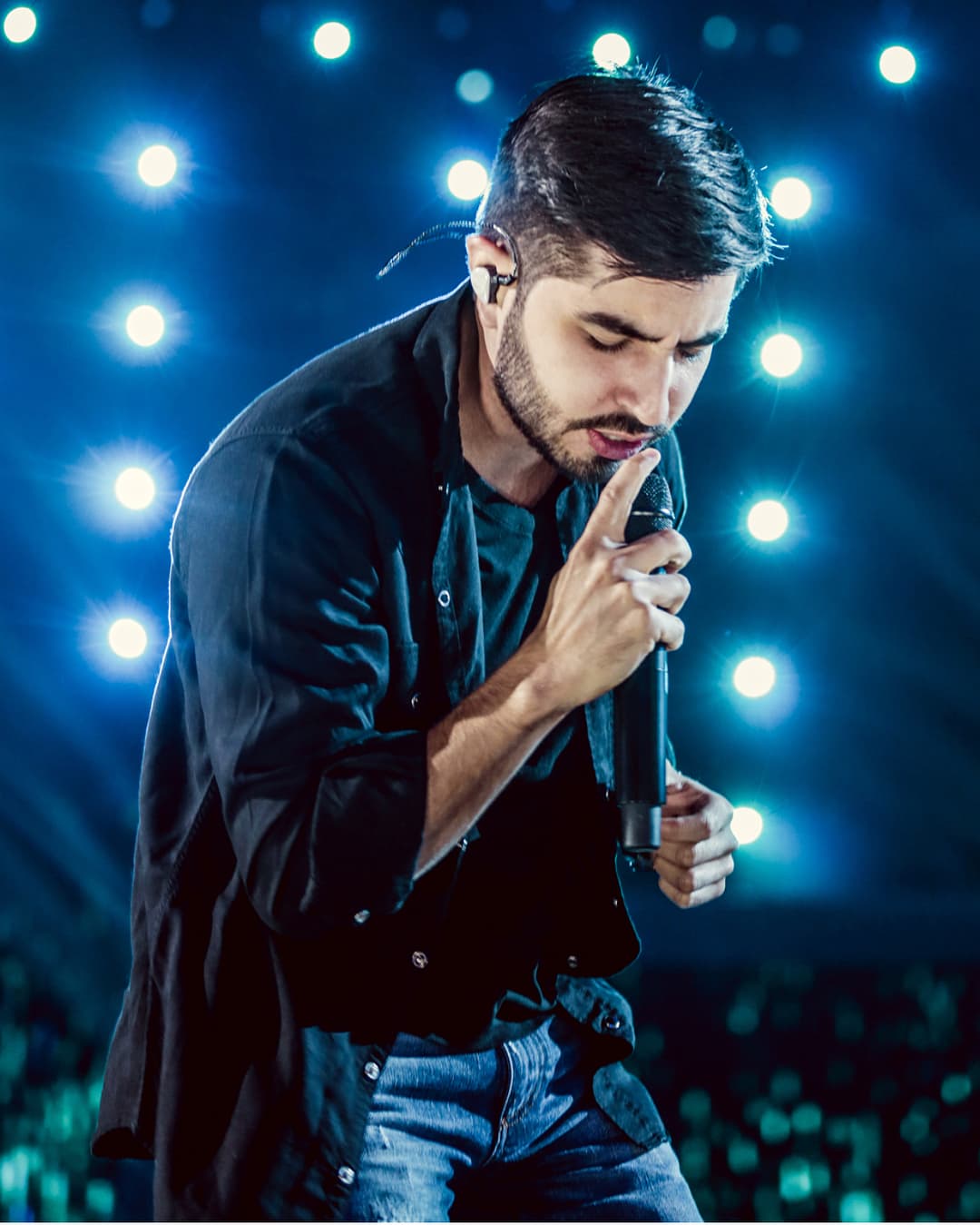 El artista más joven en ganar el premio al Compositor del Año de ASCAP Latino enfatiza la importancia de la imagen: "Los artistas tenemos la obligación de pensarnos en el escenario y diseñarnos a nosotros mismos como nos queremos ver. Hay que ir creando una imagen única poco a poco”.