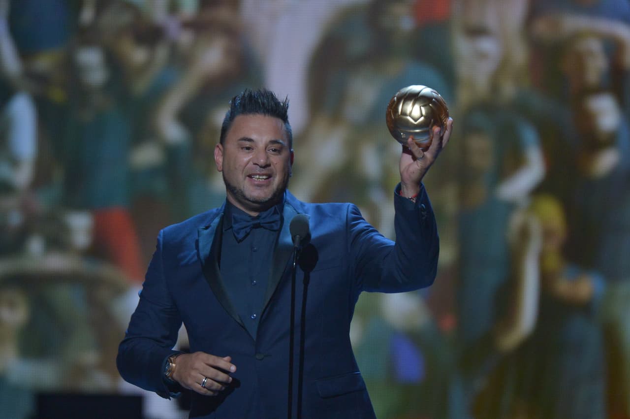 Antonio 'Turco' Mohamed fue elegido como el Mejor Técnico del Año del fútbol azteca.