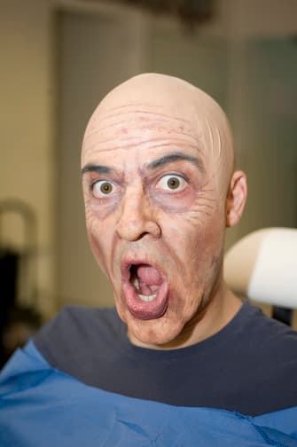 ¡Pero qué cambiazo! Belinda y Poncho Herrera ganaron como 50 años con mucho maquillaje.