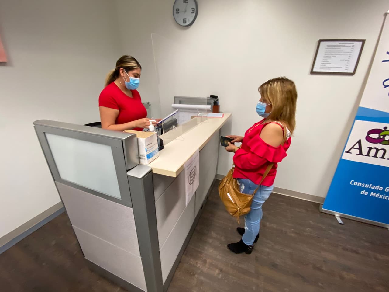 El servicio está disponible para todas las personas de cualquier nacionalidad que tengan el interés de vacunarse contra el covid-19.