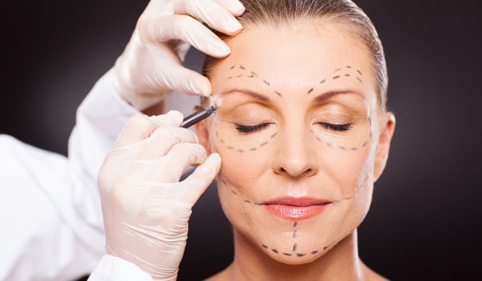 ¿Cirugía plástica? Piénsatelo bien