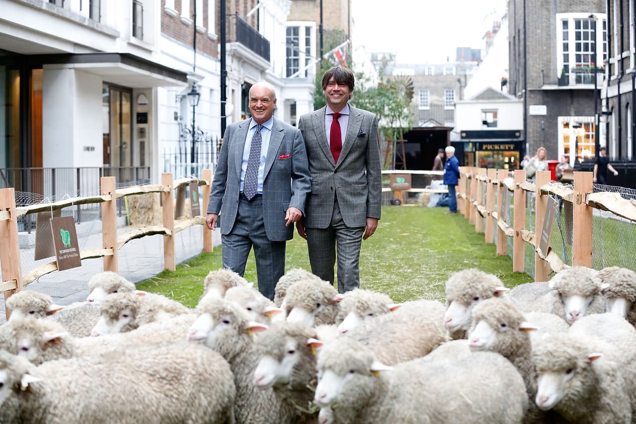Son famosos por la calidad de ovejas y cabras que procrean, protegen y crían.