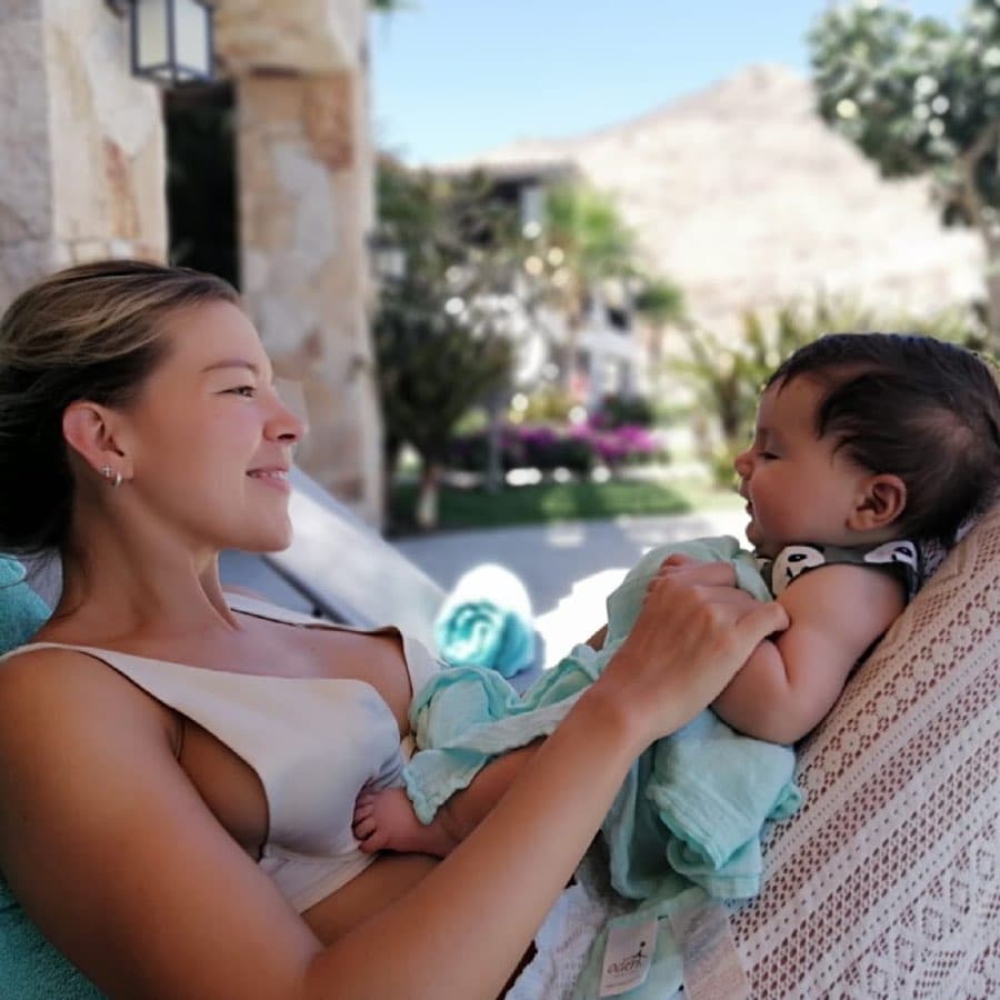 Ana Brenda Contreras, María León, Eugenio Derbez y Alessandra Rosaldo, son solo algunas celebridades que se derriten cada vez que Fernanda publica tiernas fotografías en familia.