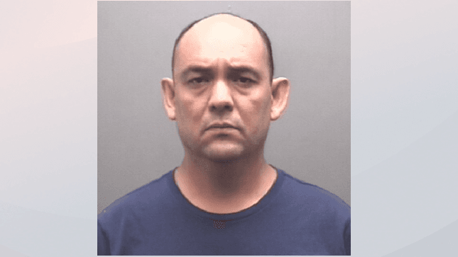 Jose Manuel Plantillas-Crespo
<br>1505 W Front Street, Burlington NC
<br>Tráfico de cocaína
<br>