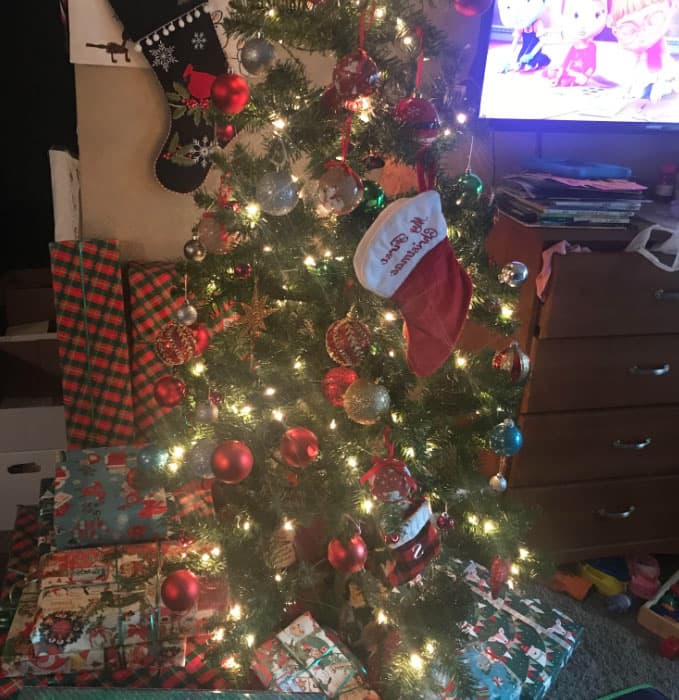 "Sencillez naturalidad, mi televisor donde veo la programación de Univision, y regalitos donados por la organización Norcal", dijo Heidy.