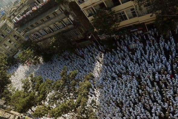 La mayoría de las víctimas fallecieron por asfixia, empujadas y aplastadas por otros asistentes a las honras fúnebres.