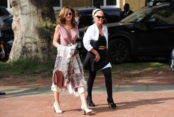 Mira más fotos del enlace, los famosos invitados y el mejor ángulo de las modelos Delevingne sólo aquí.