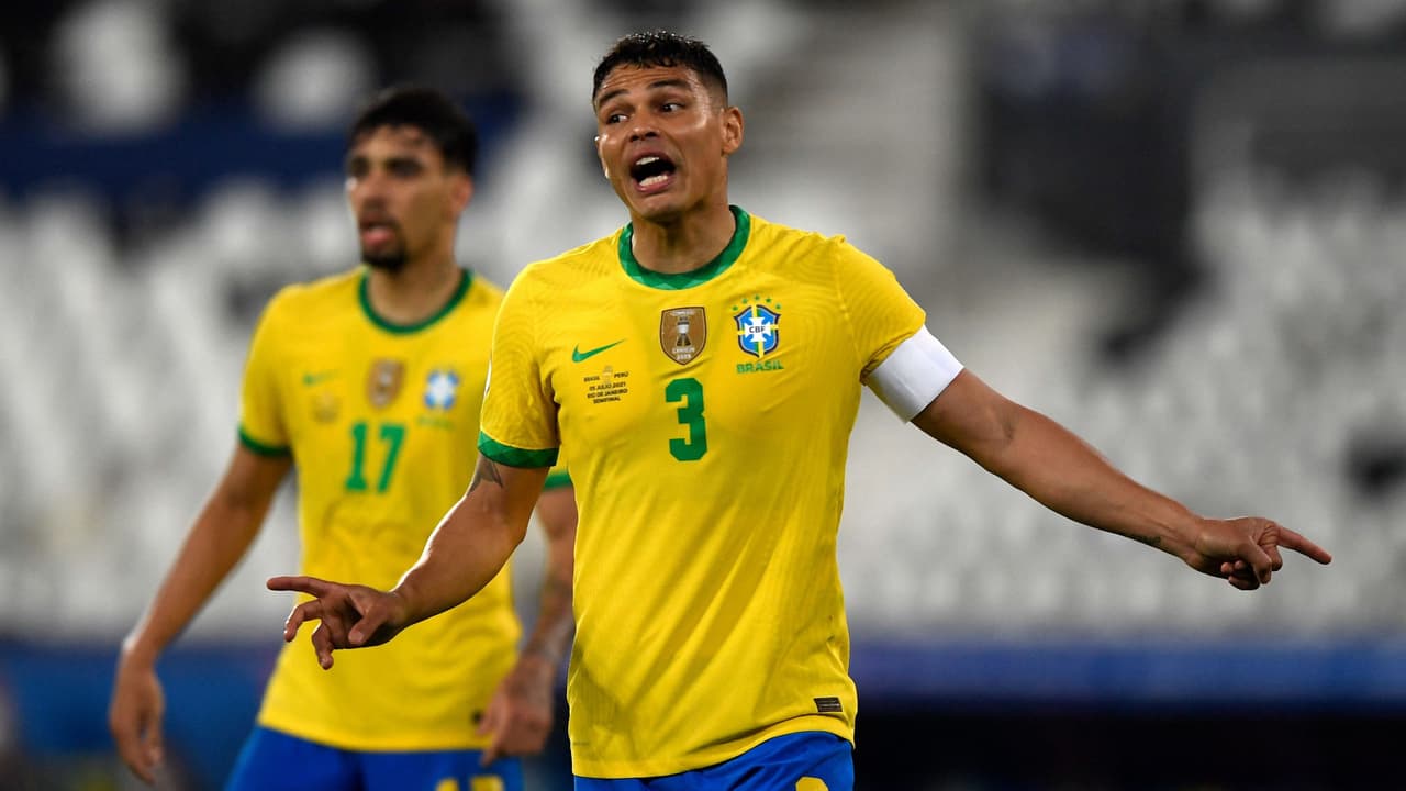 Thiago Silva volvió a la carga contra detractores de Brasil