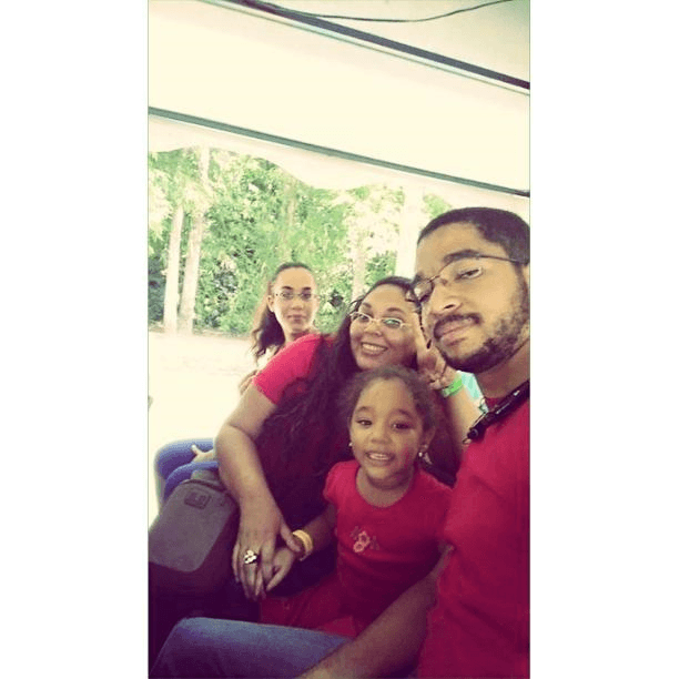 "Tres cosas que hacen única a mi familia?? #Amor , #Respeto , #unidad", compartió @Dangeliica.