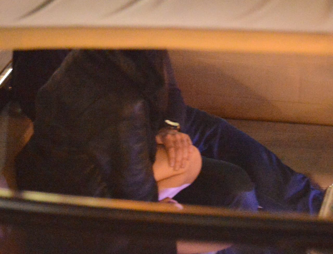 Adriana Lima rompió con el receptor de New England Patriots Julian Edelman hace sólo una semana. Sin embargo, se le vio besándose en un restaurante con el chico malo de los muchachos de Nueva York Mitch, Matt Harvey. Estas son las primeras fotos de la nueva pareja. La pareja llegó en yate y cenaron y tomaron champán por horas en el River Yacht Club el 15 de marzo de 2017, en Miami, Florida.