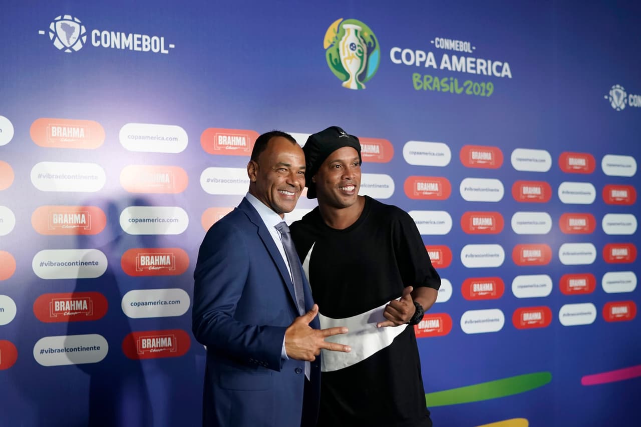 Aspectos de la llegada de personalidades e invitados especiales a Cidade das Artes en Río de Janeiro para la realización del sorteo de la Copa América 2019.