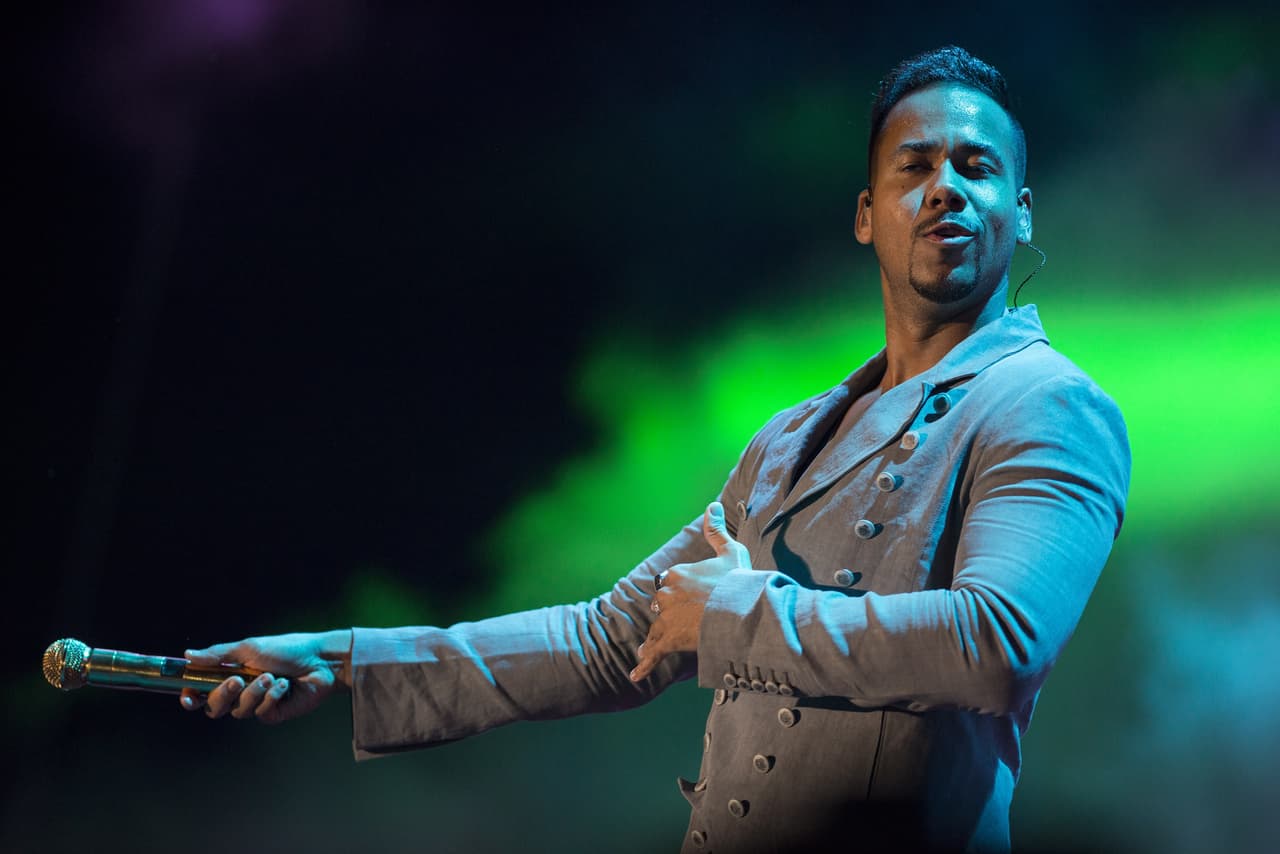 Su carisma es una de las cosas que hacen que cualquier chica caiga rendida a sus pies.