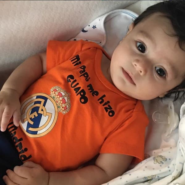 Cómo no enamorarse de tan hermoso bebé. Con esos ojazos seguro que derrite de ternura a cualquiera.