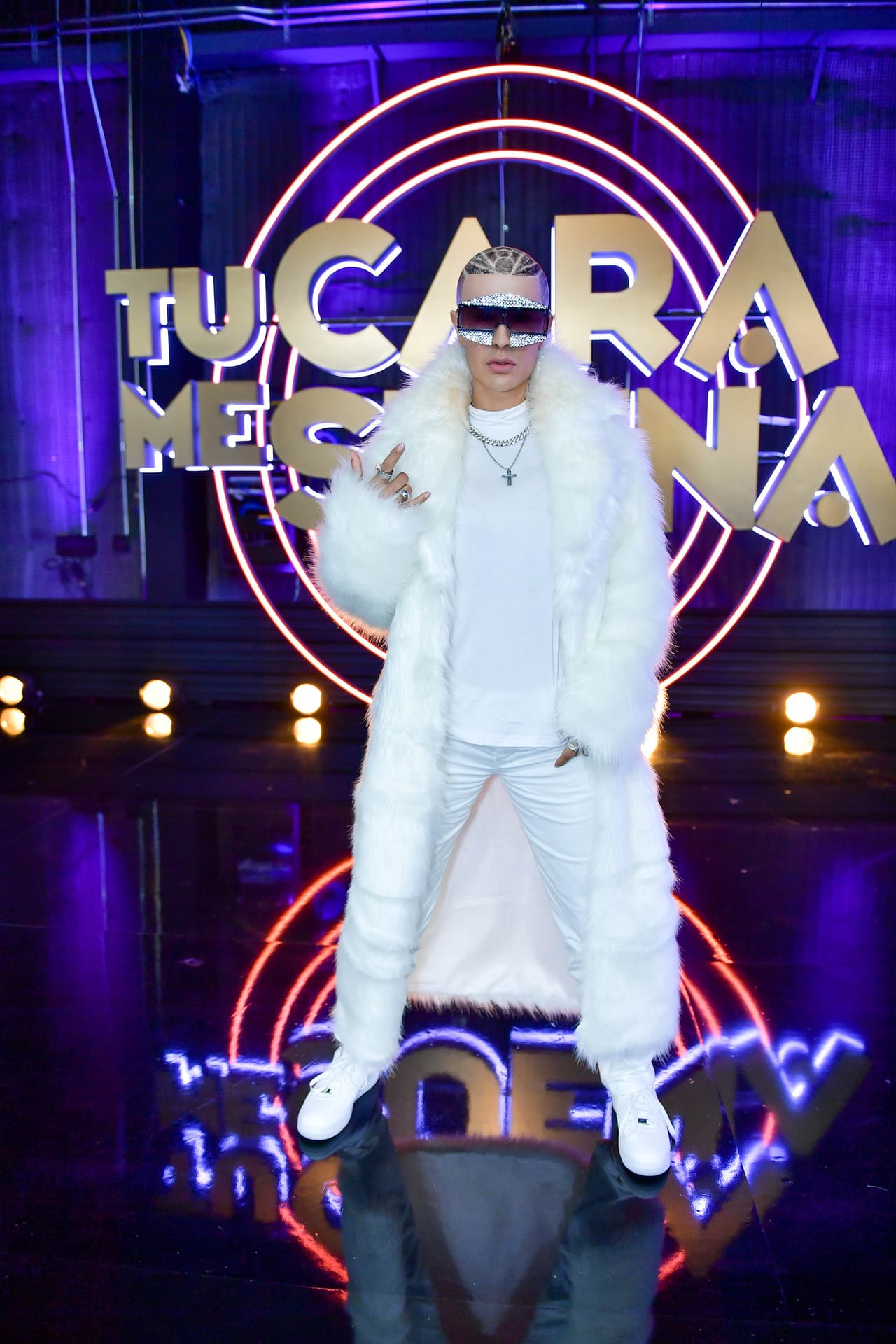 El cierre de la gala estuvo a cargo de 
<b>Ninel Conde</b>, una actuación muy esperada ya que desde el primero día del show expresó su temor por interpretar a un cantante del género opuesto. Lo que seguramente no imaginaba es que ese performance le daría 
<b><u><a href="https://www.univision.com/shows/tu-cara-me-suena/ninel-conde-es-la-ganadora-de-la-quinta-gala-de-tu-cara-me-suena-2022-por-su-trabajo-como-bad-bunny-video" target="_blank">el triunfo esa noche</a></u></b>.