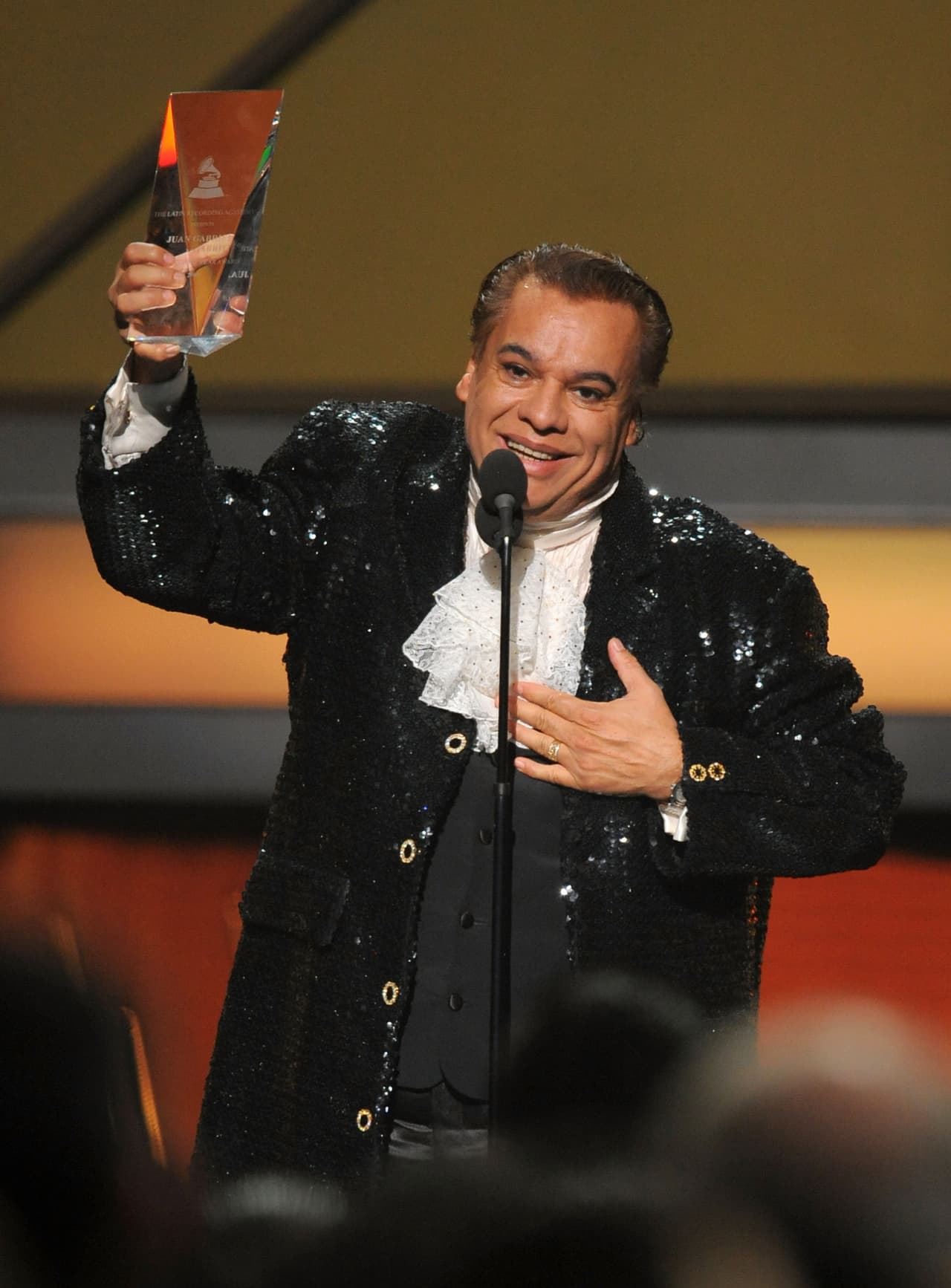 Juan Gabriel, el 'Divo de Juárez', fue reconocido la noche previa como Persona del Año.