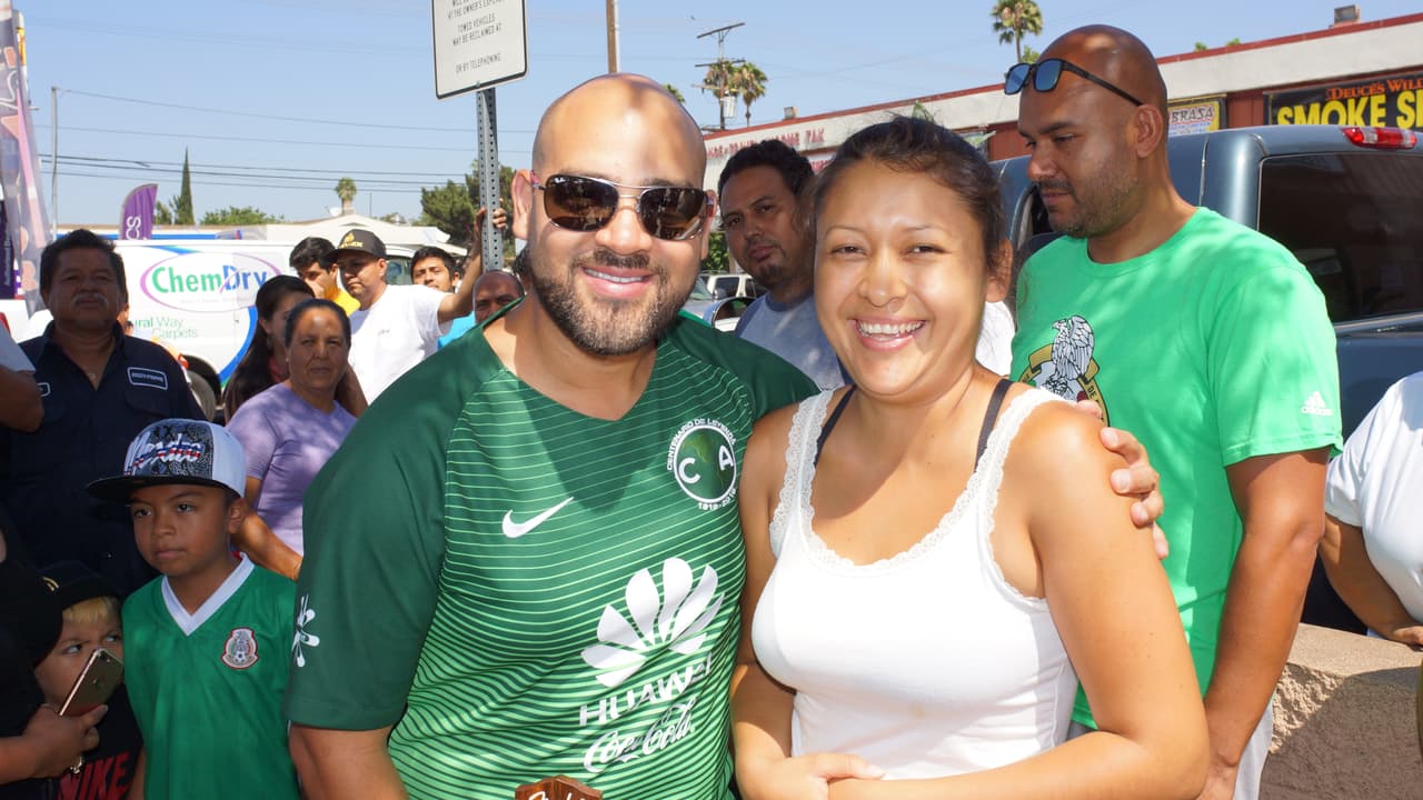 La Hondureña confía en que su selección le gane a México y en un próximo partido, y no tiene problema con seguir pagando apuestas hasta lograr que El Feo y El Pelón sean los que paguen el siguiente reto.