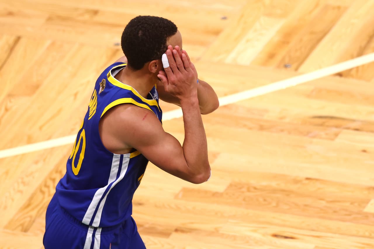 Los Golden State Warriors, encabezados por Steph Curry, apabullaron a los Boston Celtics en el Juego 6 de las Finales de NBA para conseguir el séptimo anillo en la historia de la franquicia y el cuarto en la era Steve Kerr.