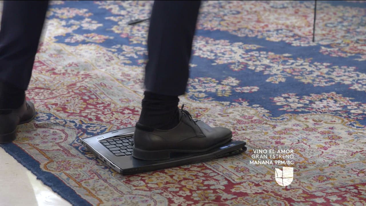 Mariano estalló de furia y rompió la imagen de su sobrina.