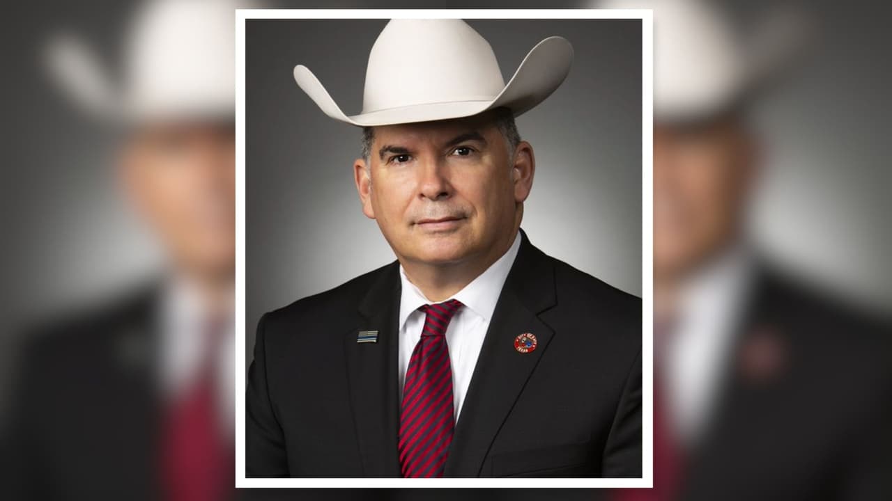 John Whitmire nombra a J. Noe Diaz como el nuevo Jefe del Departamento de Policía de Houston