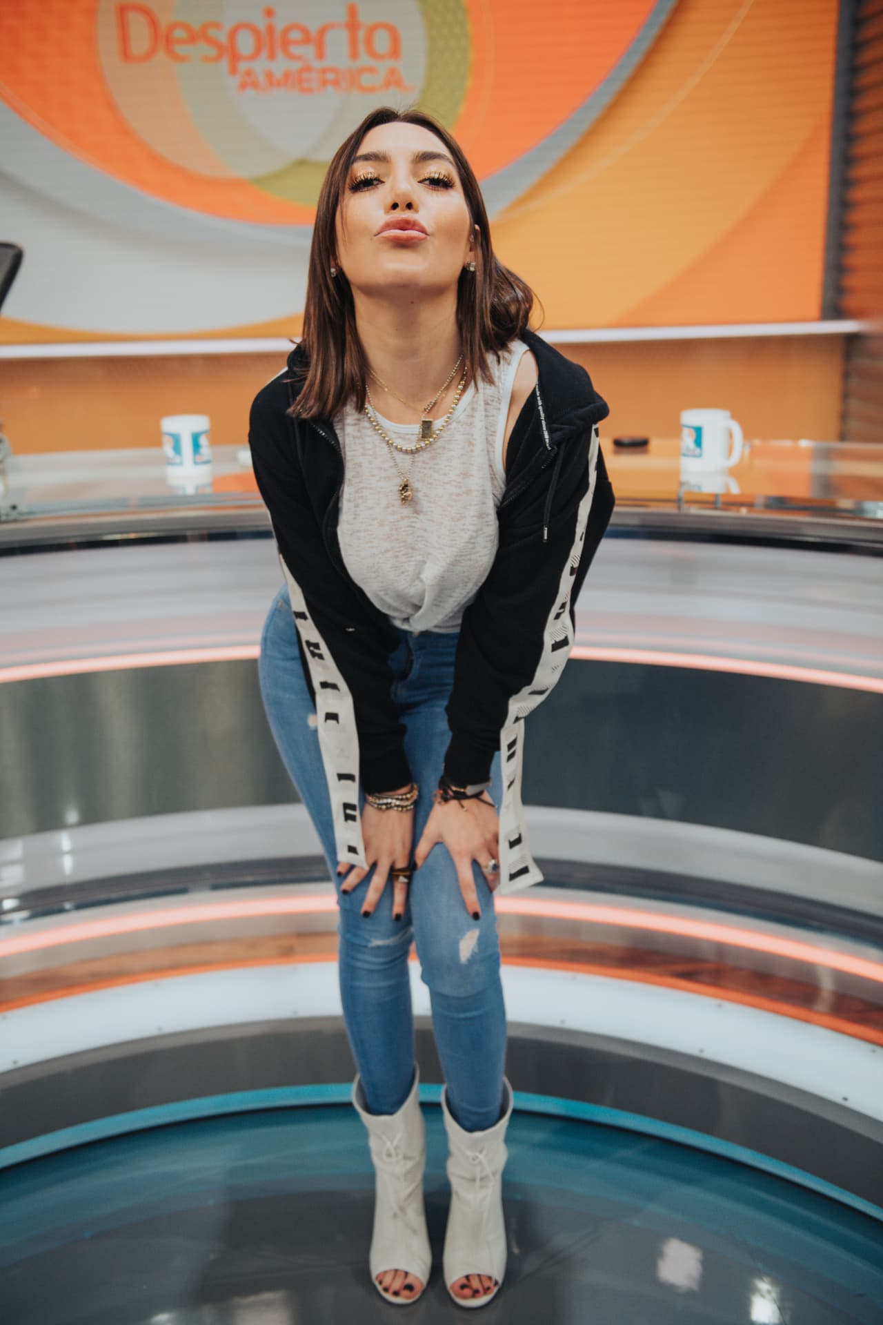 "Hola, mucho gusto... me llamo Frida Sofía", concluyó su mensaje la especialista en nutrición y condición física.