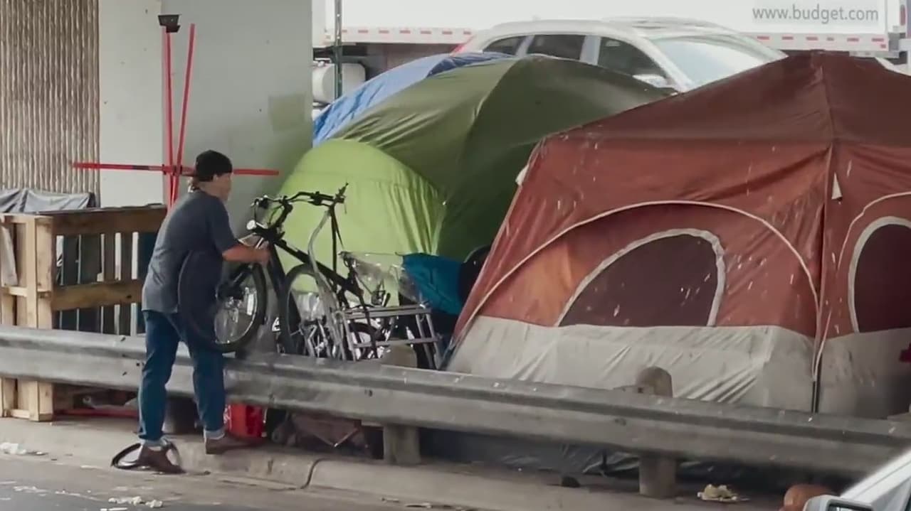 Austin encuentra refugio para 48 personas que vivían en el campamento de indigentes