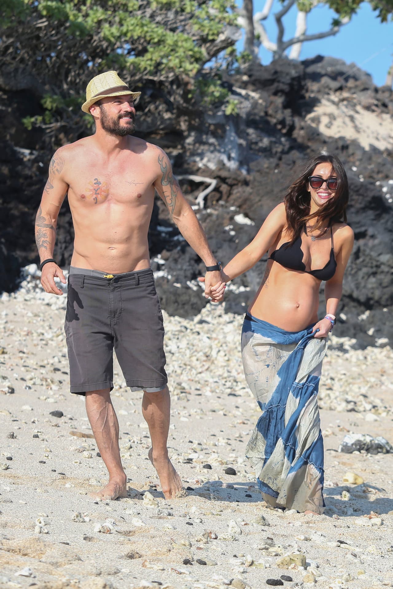 Los famosos andan de manita sudada caminando por las playas de Hawaii.